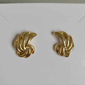 Vintage Retro 90's Gold Plated Quiet Luxury Costume Wing Stud Earrings